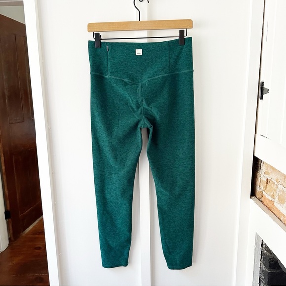 VUORI green clean elevation legging short - Picture 6 of 8